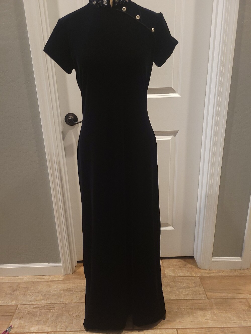 Cheongsam Elegant Black Short Sleeve Gown, Beautiful details